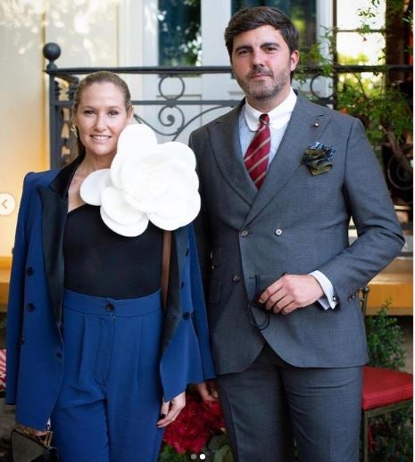 Fotos: Mar Flores, espectacular con un bañador diseñado en el norte y perfecto para... ¡ir a una boda!