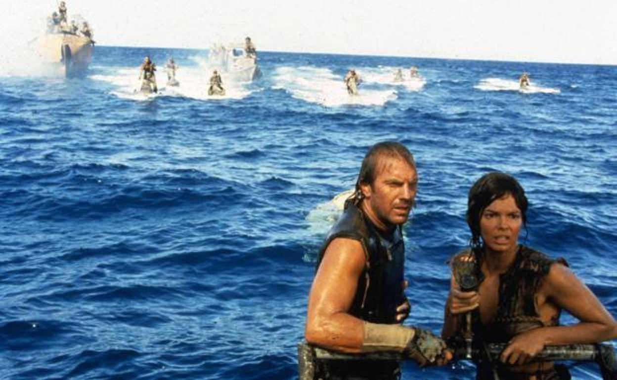 Kevin Costner, en un fotograma de 'Waterworld'.