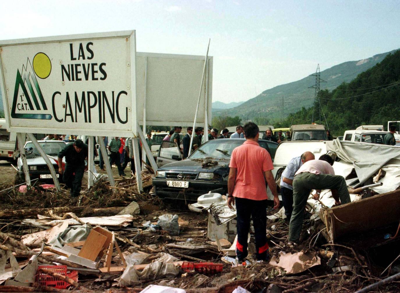 Fotos: El día que el agua se tragó un camping en Biescas