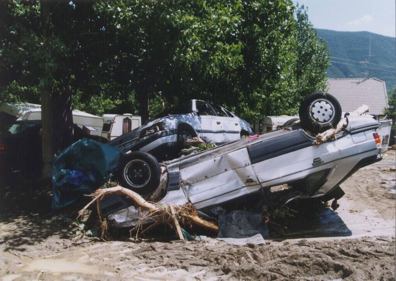 Fotos: El día que el agua se tragó un camping en Biescas