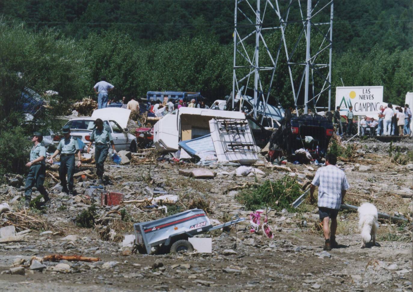 Fotos: El día que el agua se tragó un camping en Biescas