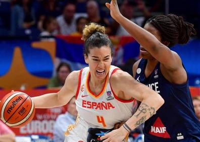 Imagen secundaria 1 - Anna Cruz, Laura Nicholls eta Jorge Garbajosa.