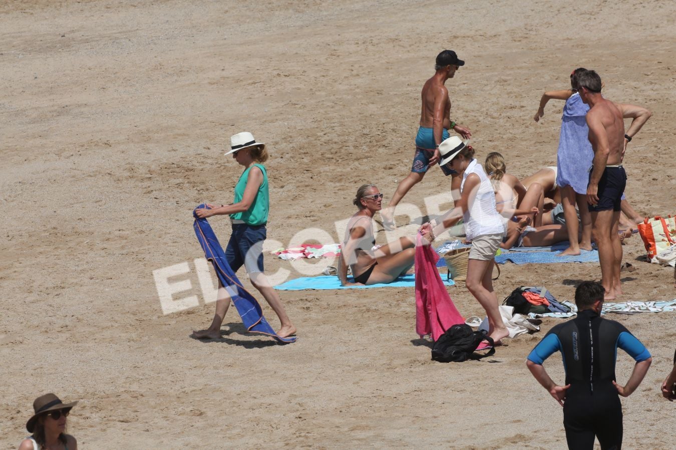 Fotos: Las infantas Cristina y Elena, de vacaciones con los Urdangarin en el País Vasco francés