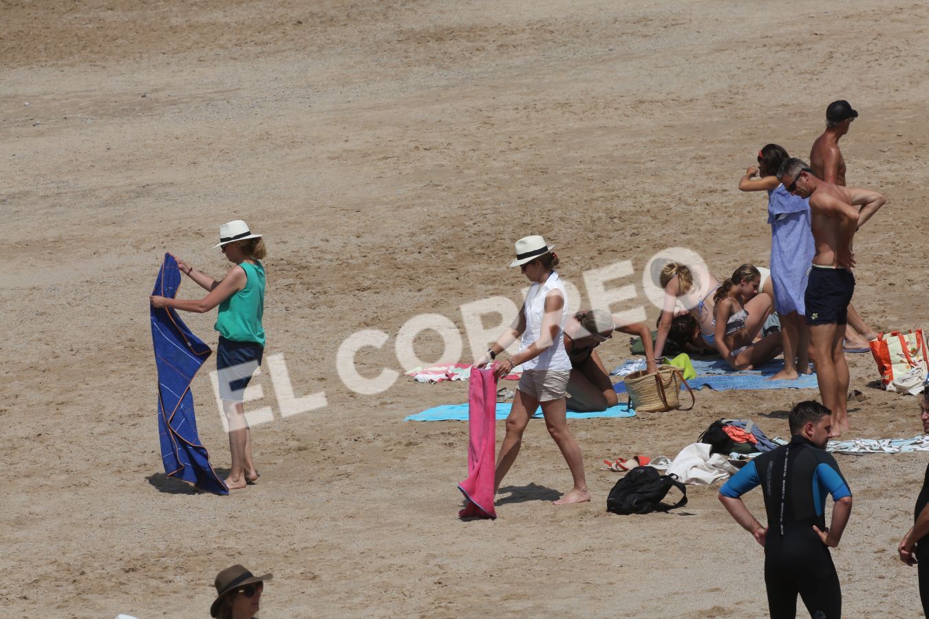 Fotos: Las infantas Cristina y Elena, de vacaciones con los Urdangarin en el País Vasco francés