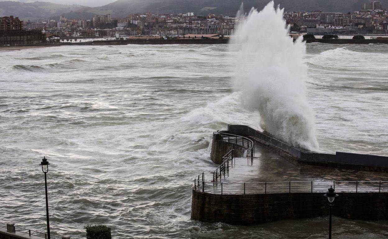 «O desaparecen edificios junto a ríos y costas o la naturaleza se encargará»