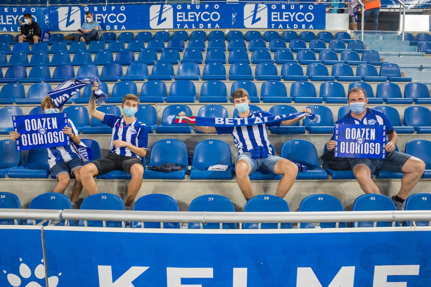 Fotos: El regreso de la afición a Mendizorroza, en imágenes