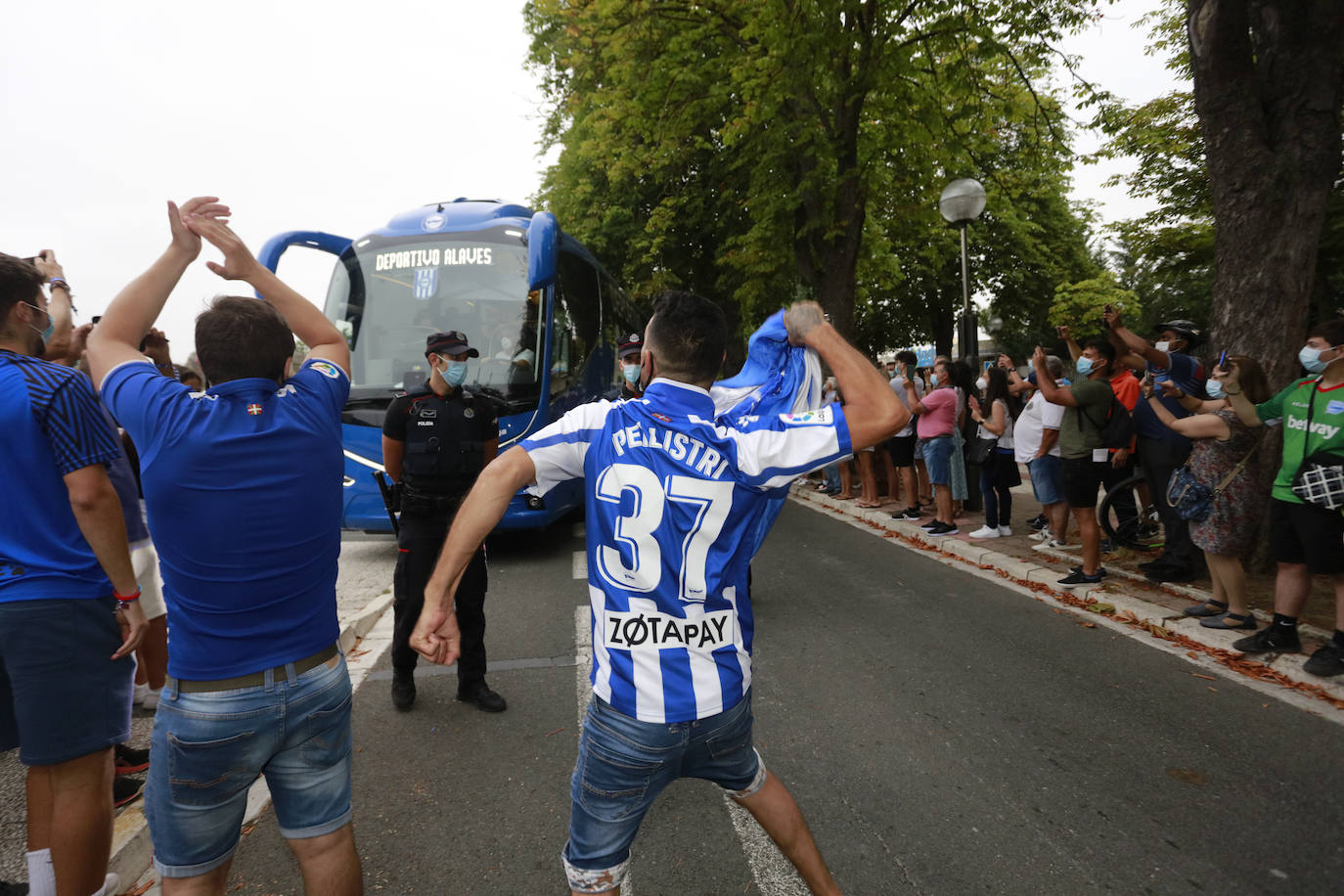 Fotos: El regreso de la afición a Mendizorroza, en imágenes