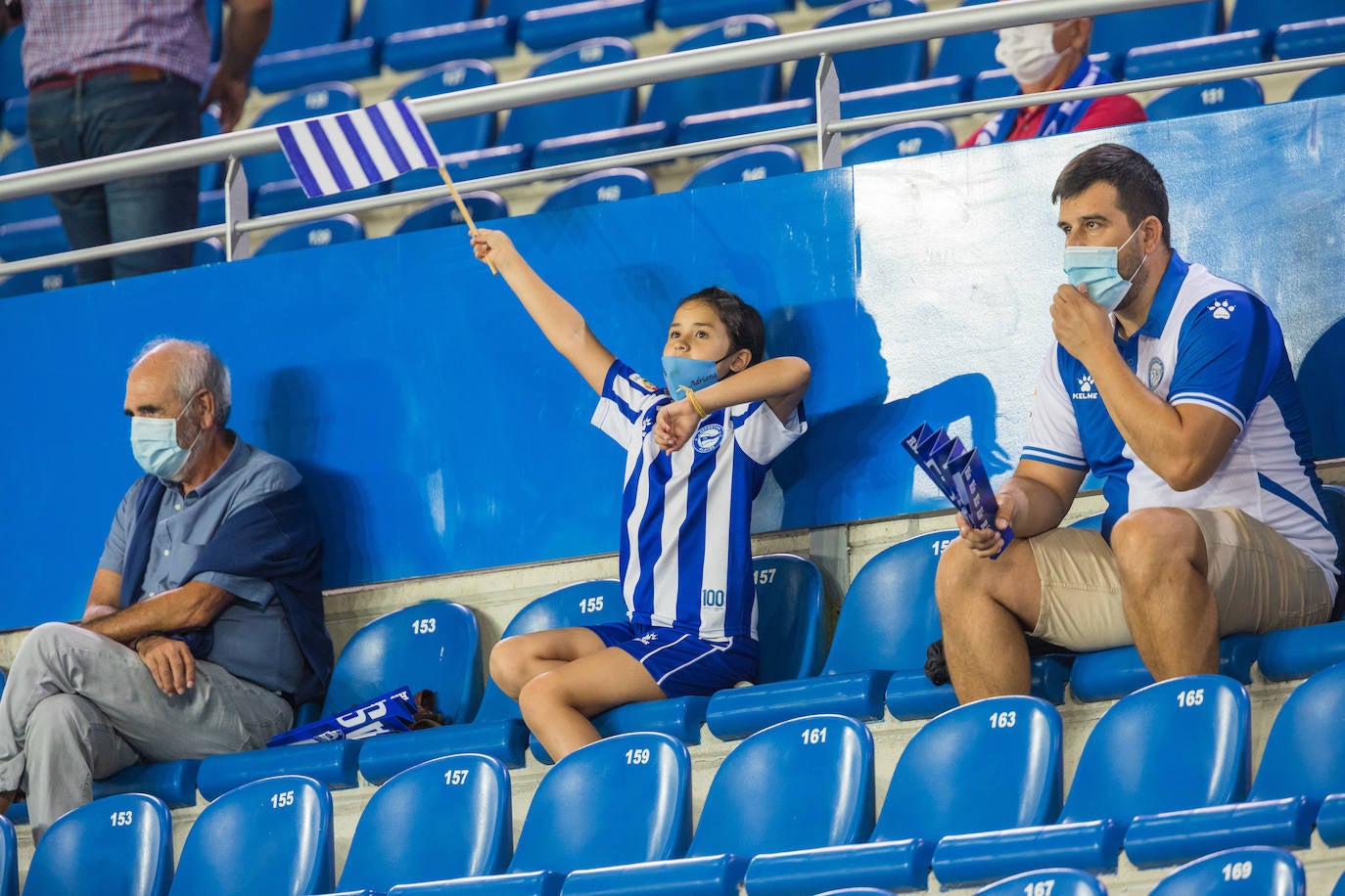 Fotos: El regreso de la afición a Mendizorroza, en imágenes