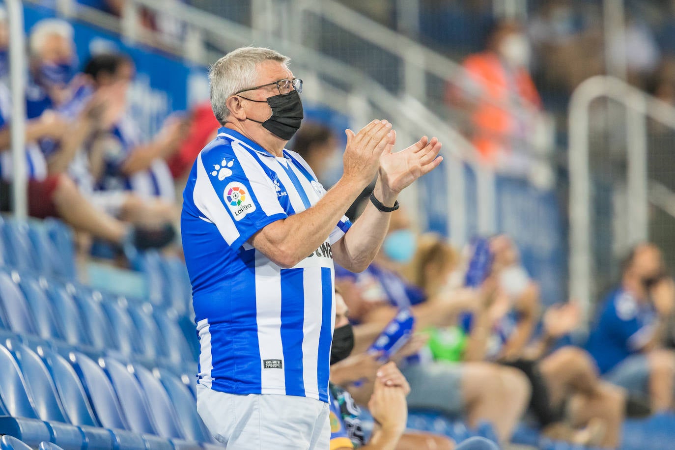 Fotos: El regreso de la afición a Mendizorroza, en imágenes