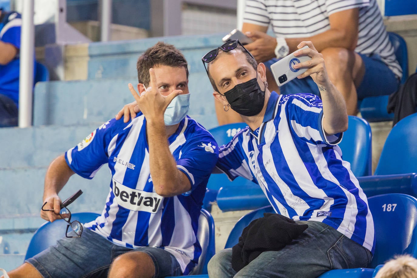 Fotos: El regreso de la afición a Mendizorroza, en imágenes