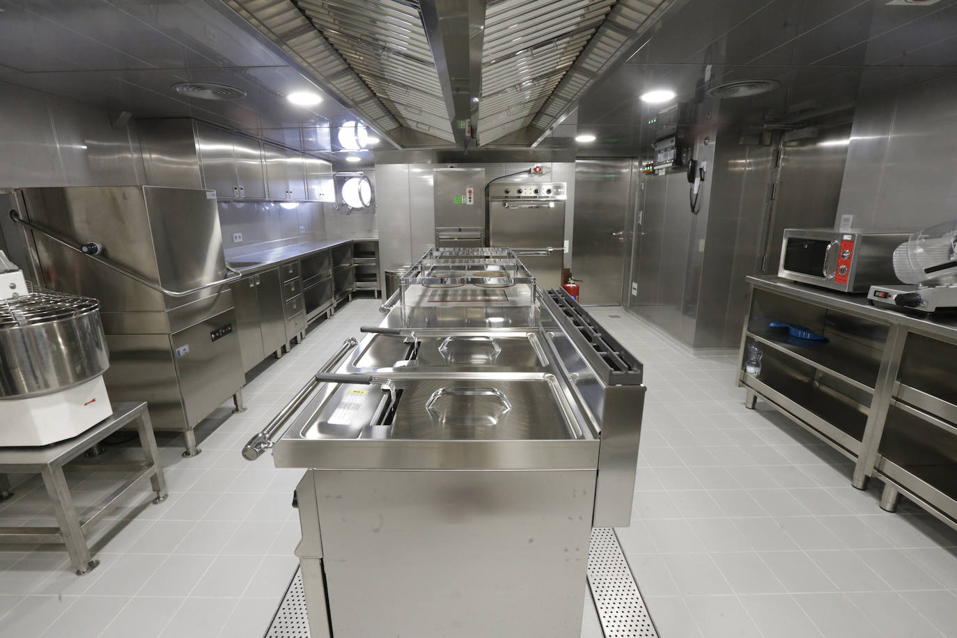 Fotos: Así es el atunero &#039;Juan Pablo II&#039; que Astilleros Muruetaha entregado en Getxo