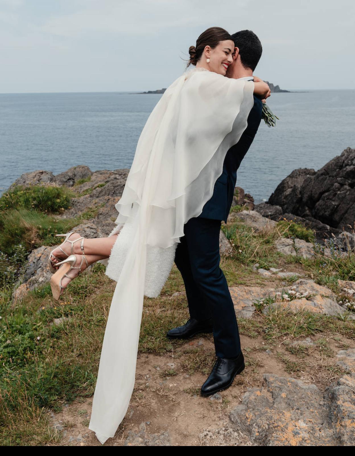 Naia, Iñigo y una boda con mucho estilo en Bizkaia.