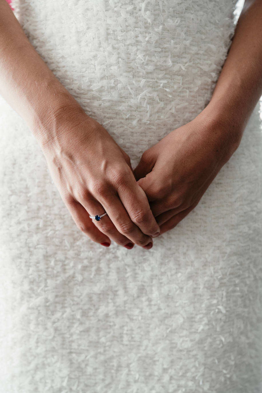 Fotos: Naia, la novia con capa de organza que se casó en Mundaka