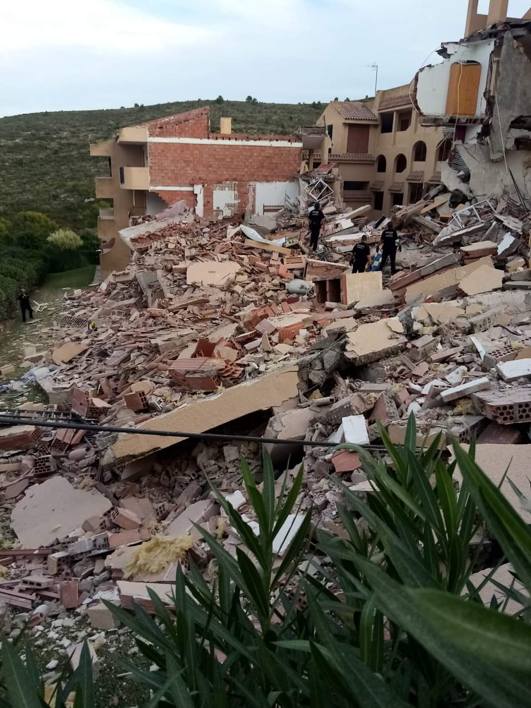 Fotos: Derrumbe de un edificio en Peníscola