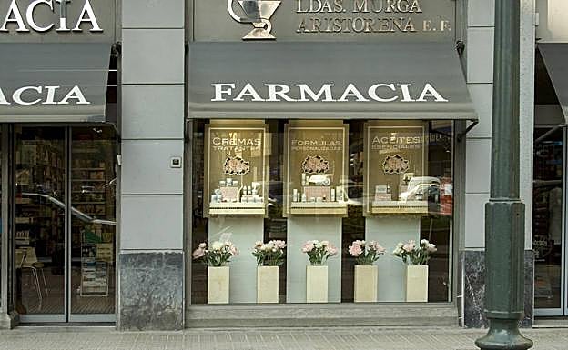 La Farmacia Murga Aristorena lleva más de 40 años elaborando su propia línea de cosmética exclusiva.
