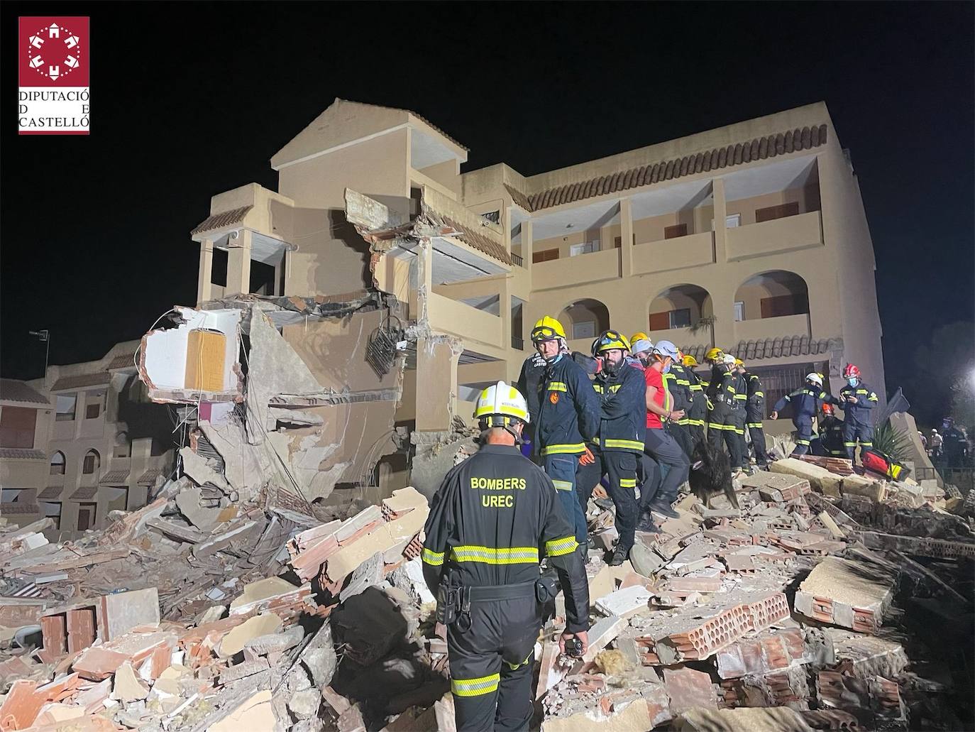 Fotos: Derrumbe de un edificio en Peníscola