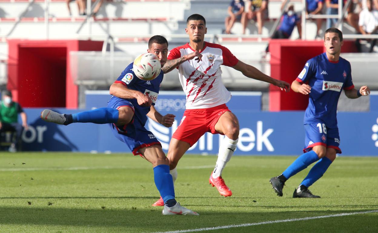 Amorebieta - Almería | Segunda División Jornada 3: El Amorebieta logra un triunfo histórico