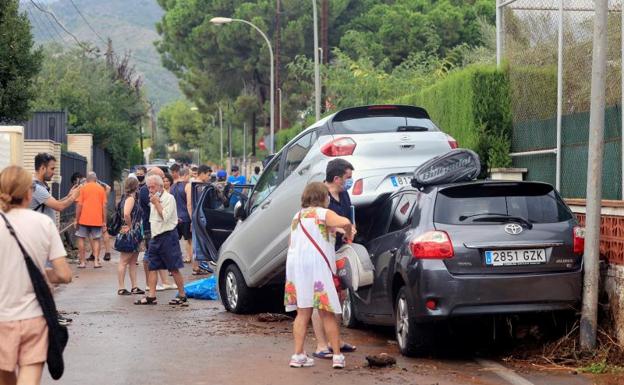 La tromba de agua ha causado graves daños en algunas zonas de la localidad castellonense. 