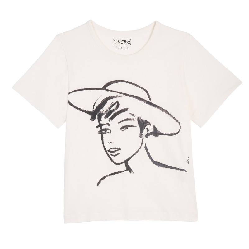 Camiseta blanca estampada de la tienda bilbaína Coquette, situada en la calle Telésforo Aranzadi de Bilbao. Cuesta 73 euros.