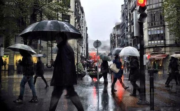 Extienden el aviso amarillo por precipitaciones intensas y tormentas en Euskadi hasta el jueves