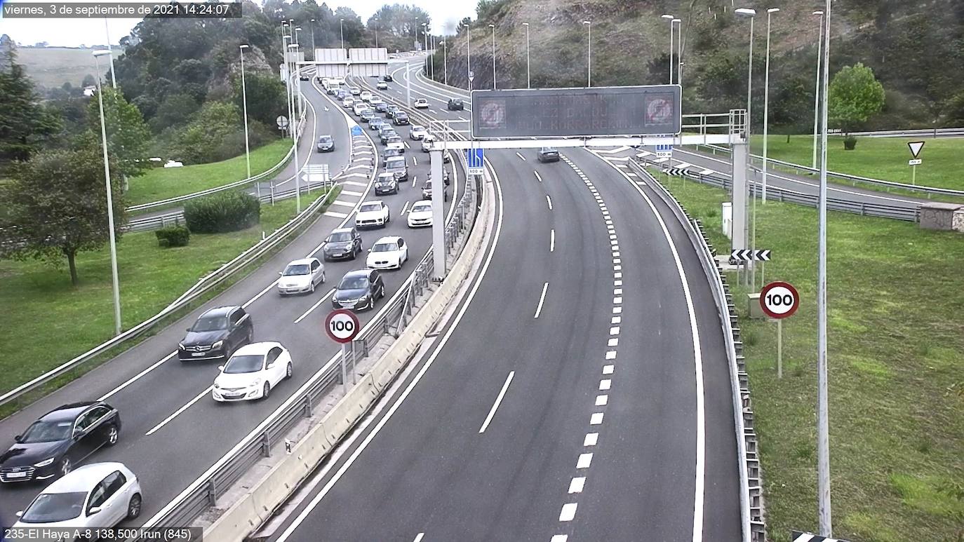 La A-8 recupera la normalidad en Muskiz tras producirse un accidente en sentido Cantabria