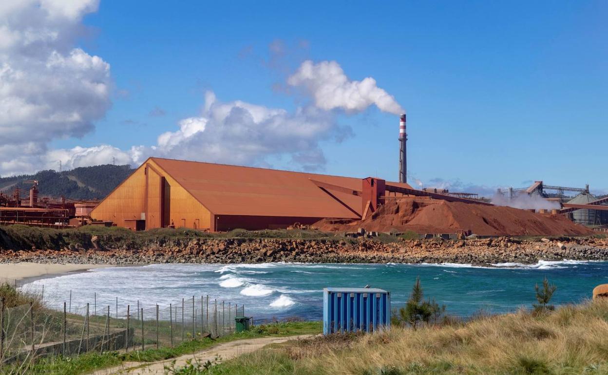 Imagen de la factoría de Alcoa en la localidad gallega de San Ciprián 