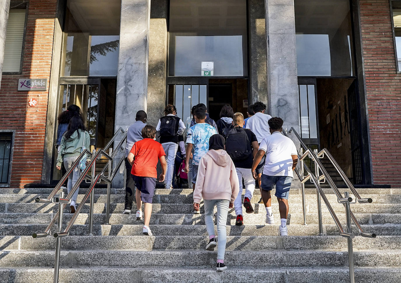 Fotos: Los primeros escolares regresan hoy a clase en Vitoria