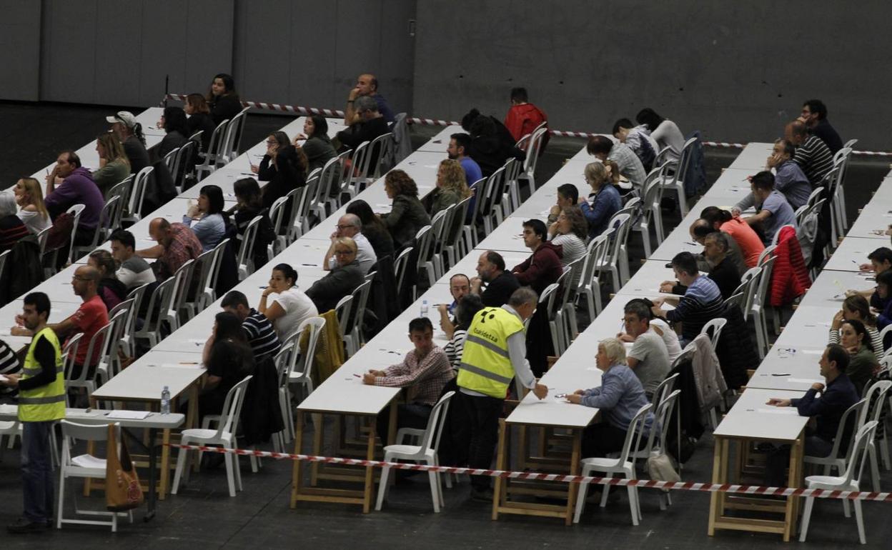 Imagen de la oposición para puestos de celadores convocada por Osakidetza en el BEC en 2018.