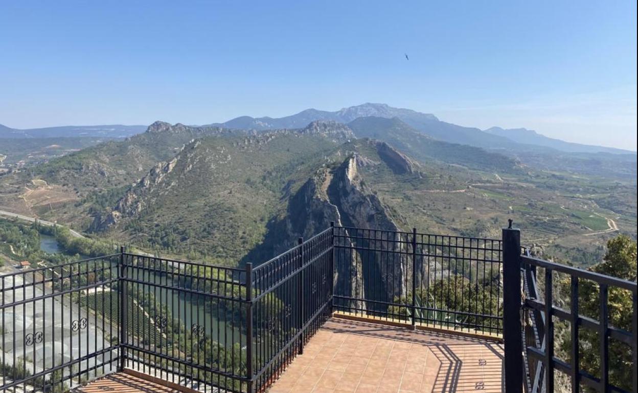 Mirador de San Felices. Vista de la erosión provocada por las Conchas. 