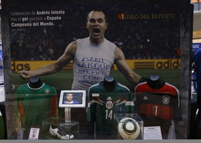 Imagen secundaria 1 - El Alavés se cita con Ronaldo y Cruyff en El Boulevard