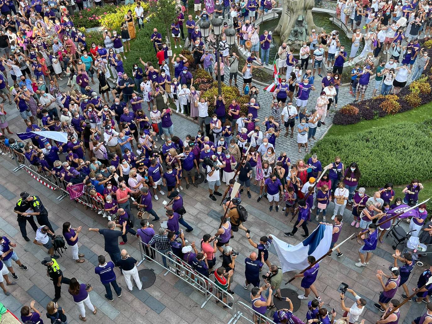 Fotos: Los vecinos de Santurtzi celebran el triunfo de La Sotera