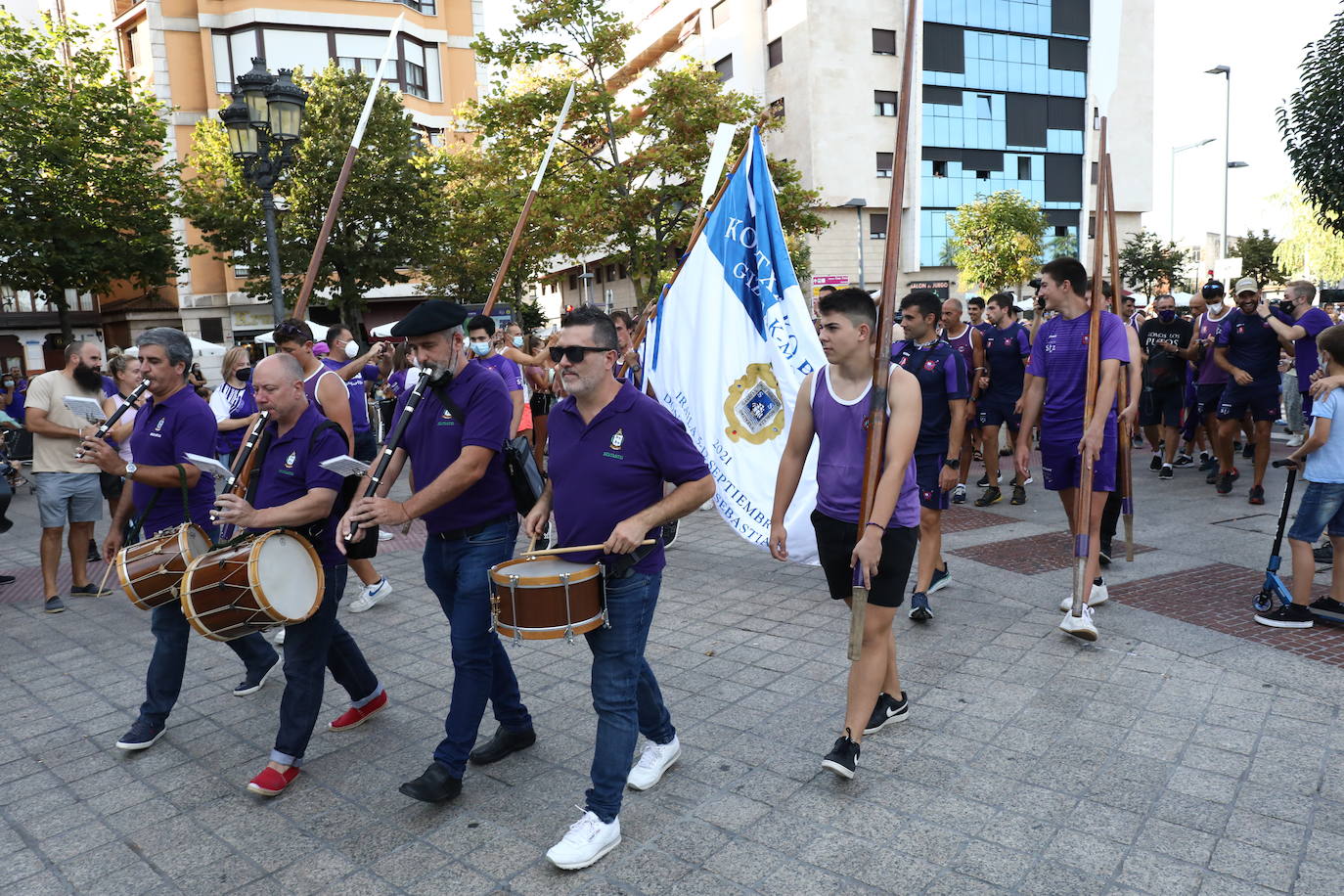 Fotos: Los vecinos de Santurtzi celebran el triunfo de La Sotera