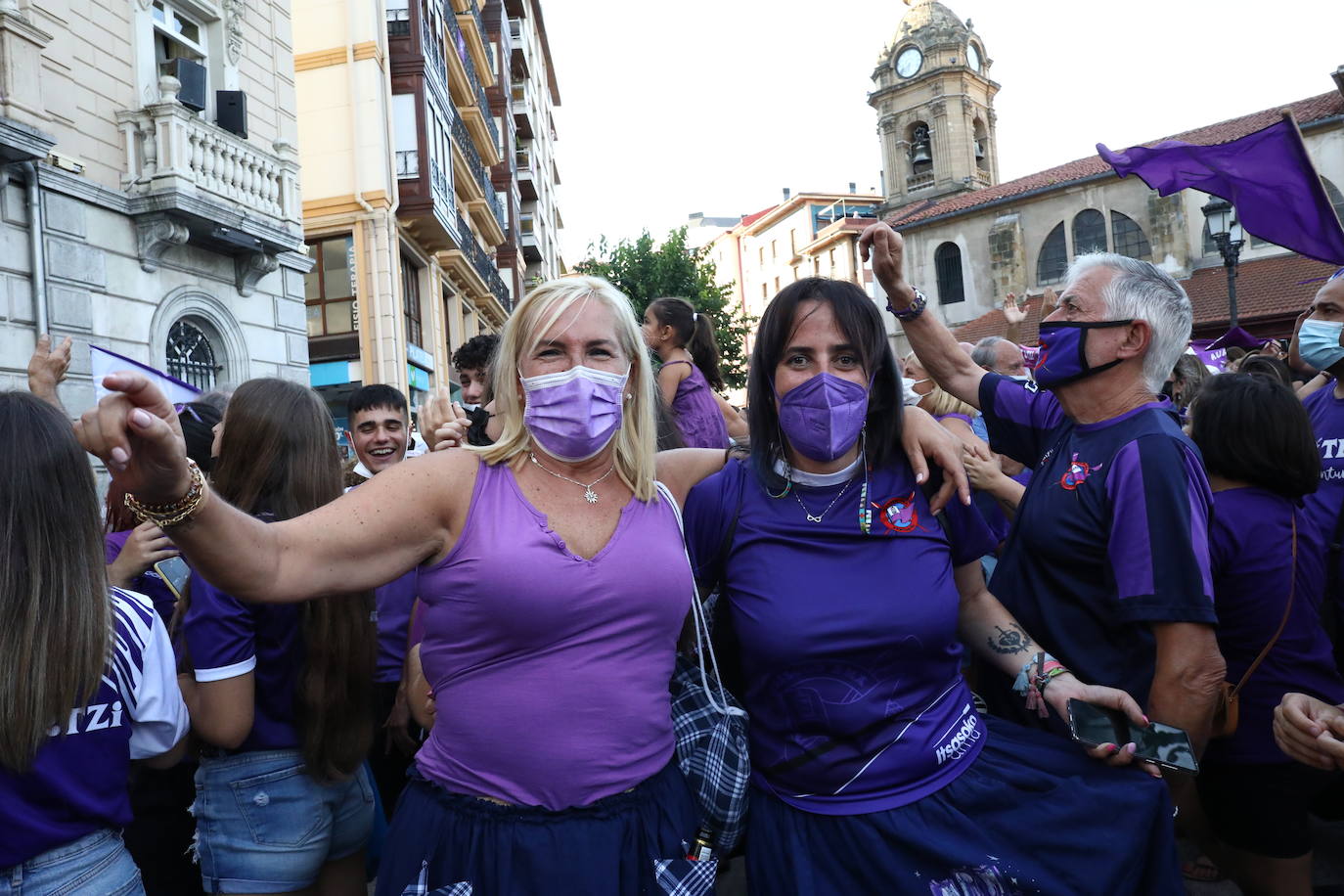 Fotos: Los vecinos de Santurtzi celebran el triunfo de La Sotera
