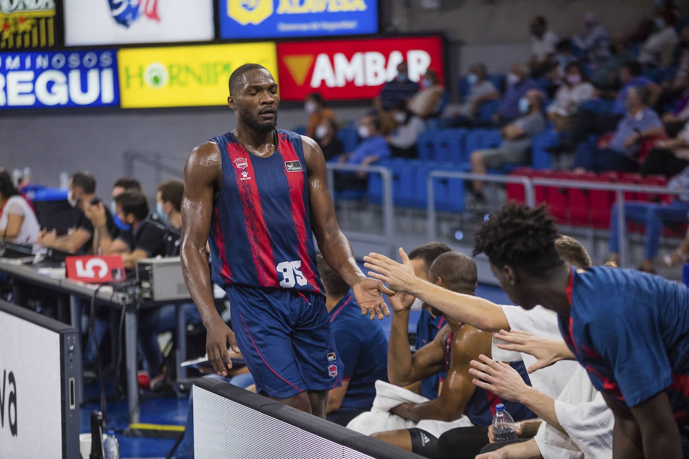 Fotos: Las fotos del Baskonia - Sibiu del Trofeo Diputación