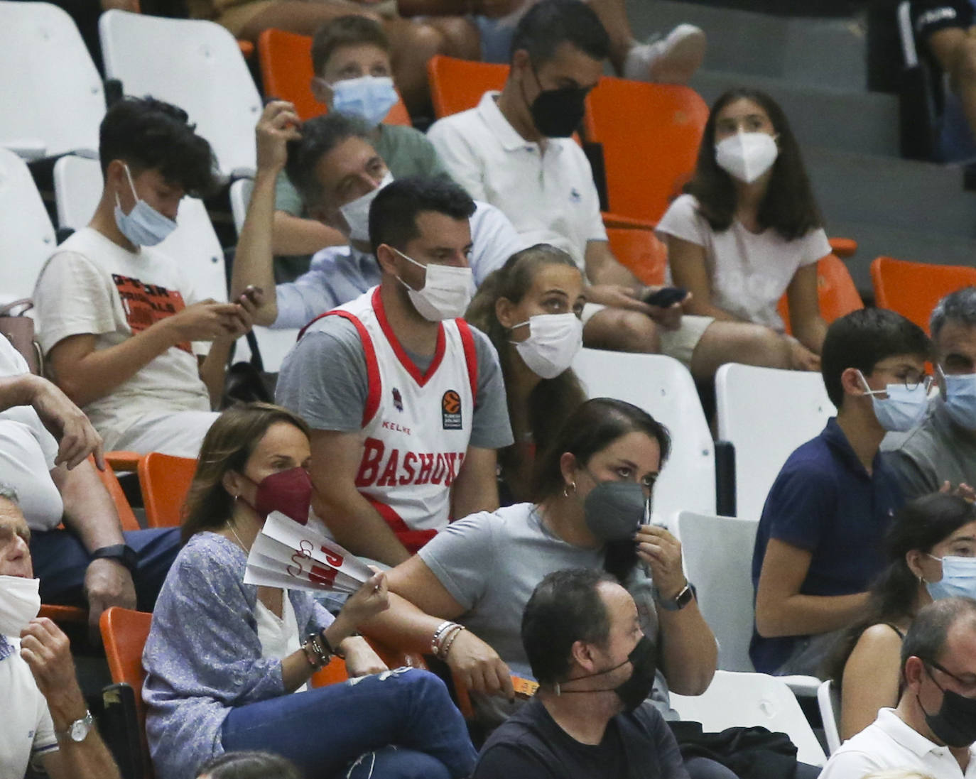 Fotos: Las mejores imágenes del Valencia - Baskonia
