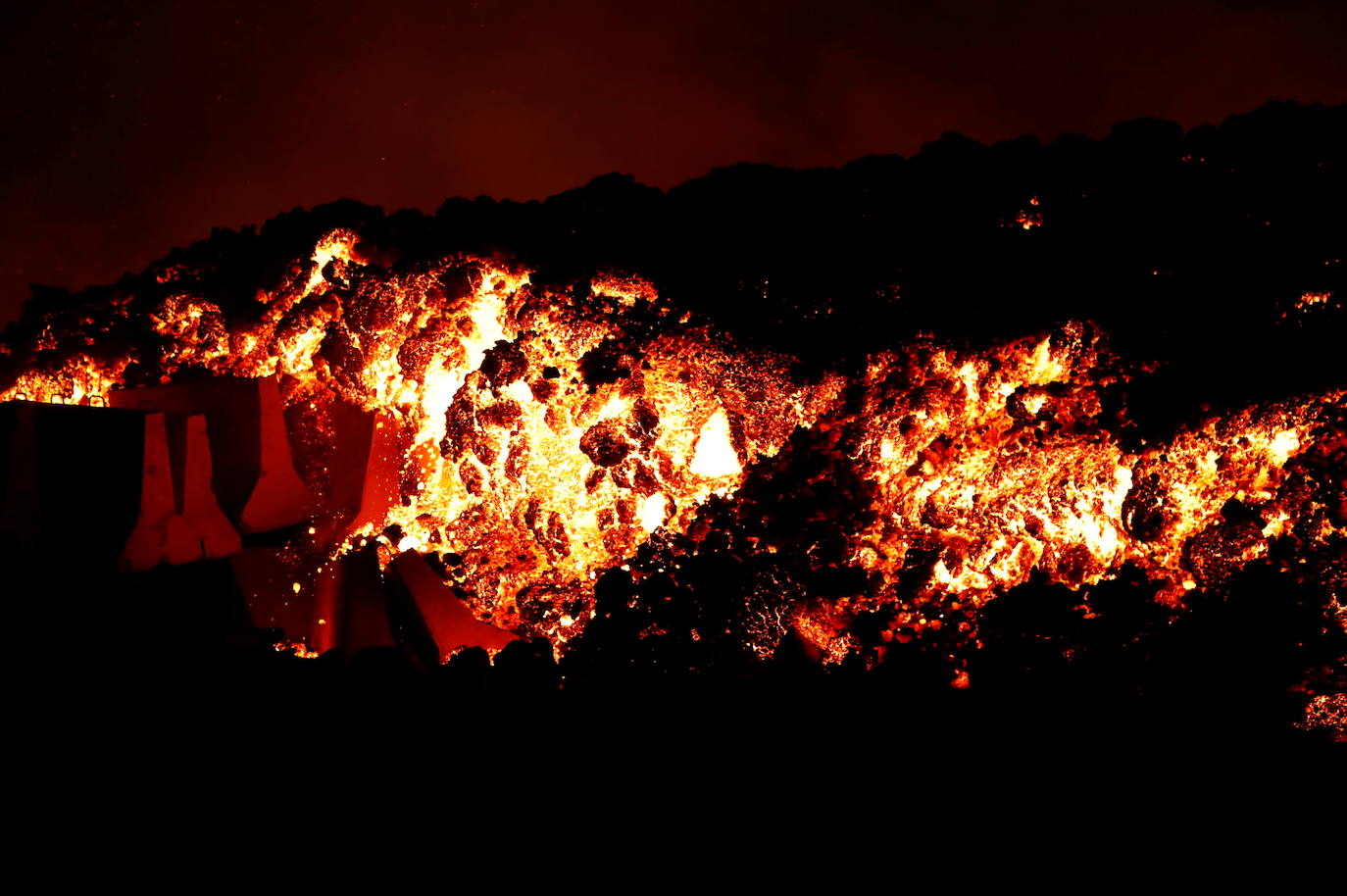 Fotos: El volcán de Canarias entra en erupción