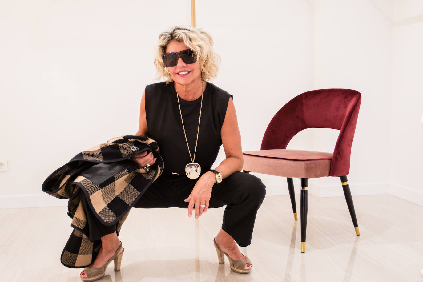 Conjunto en negro de Marella con chaqueta a juego.