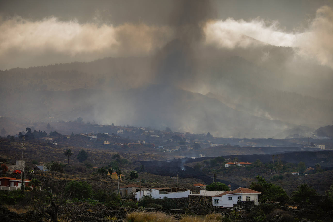 Fotos: El volcán de Canarias entra en erupción