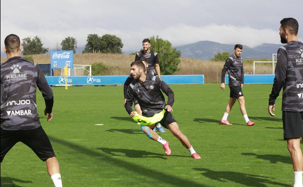 Rioja, en el centro del ejercicio durante el último entrenamiento. 