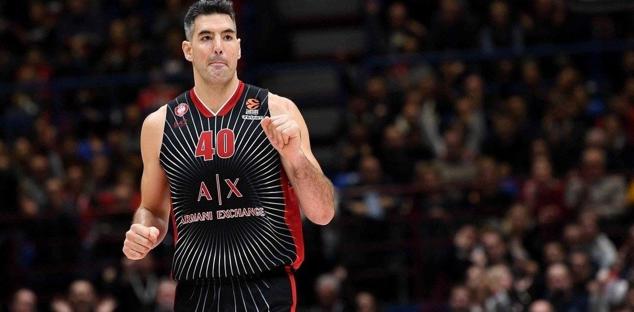 Scola regresó a la Euroliga con el Milán 12 años después de salir del Baskonia, pero la pandemia frenó su vuelta al Buesa.