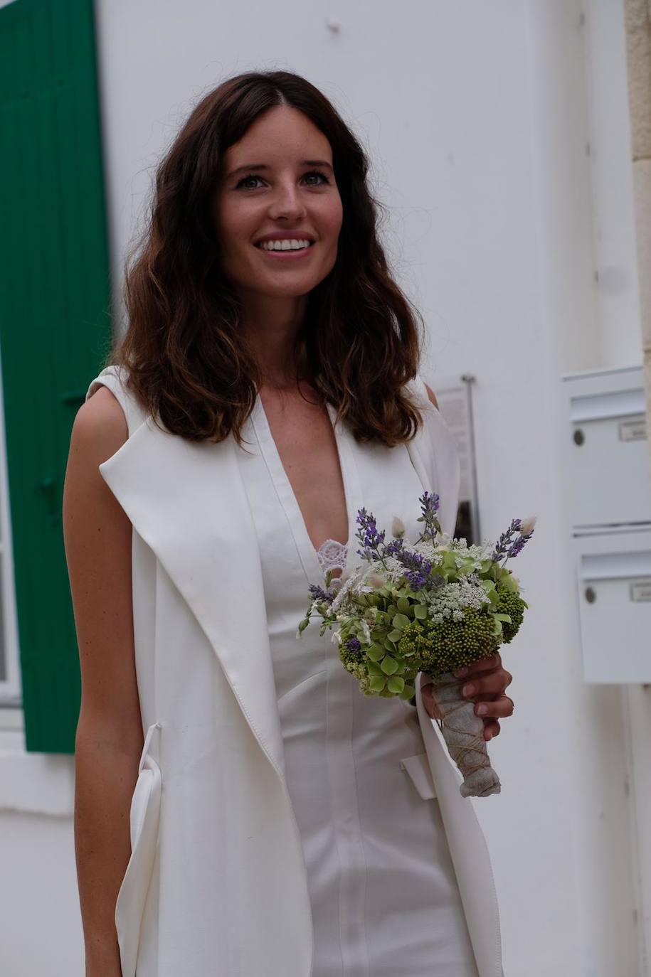 Fotos: La boda de ensueño en una isla francesa de Alazne, la modelo bilbaína del vestido sirena