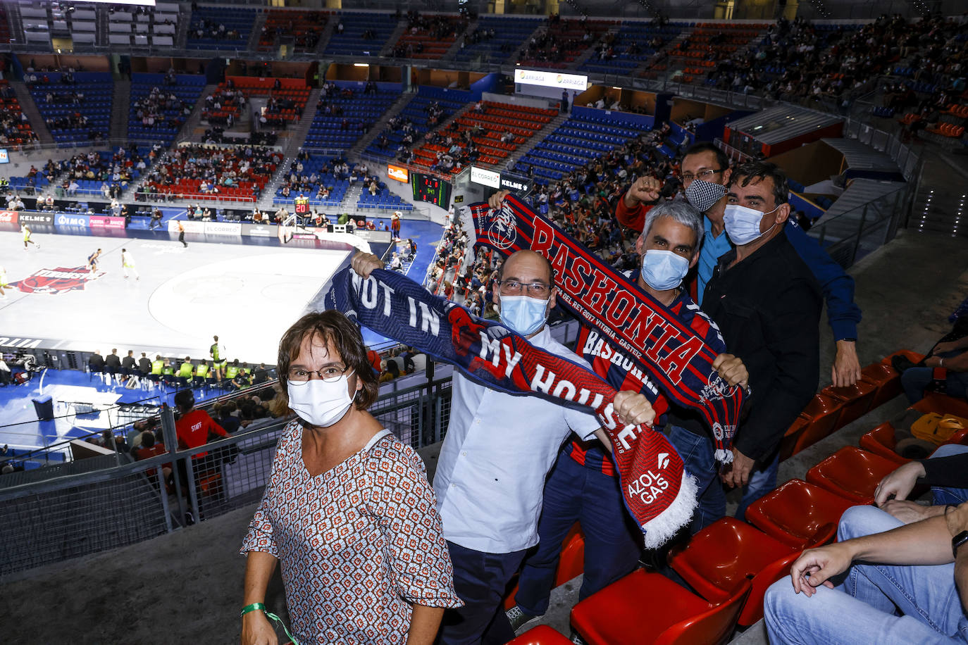 Fotos: Así ha sido el esperado regreso de la afición al Buesa Arena