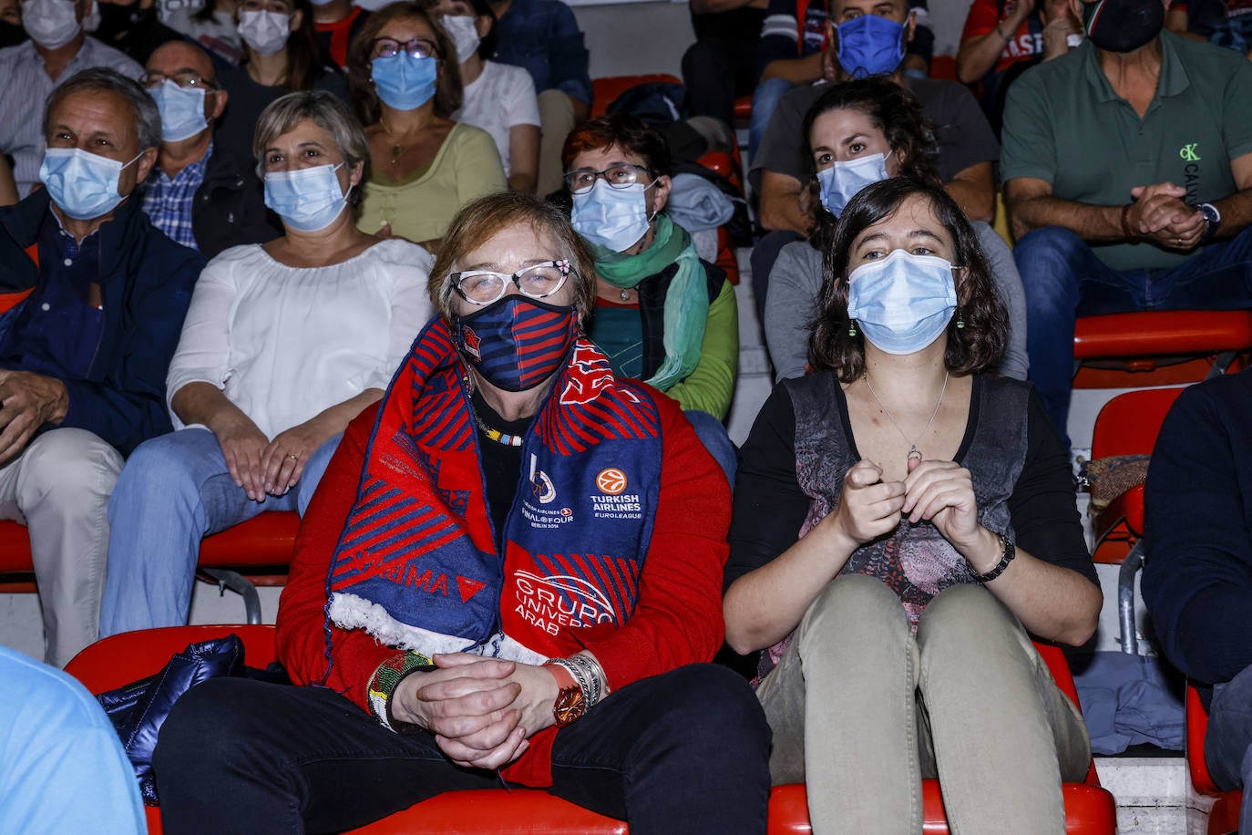 Fotos: Así ha sido el esperado regreso de la afición al Buesa Arena