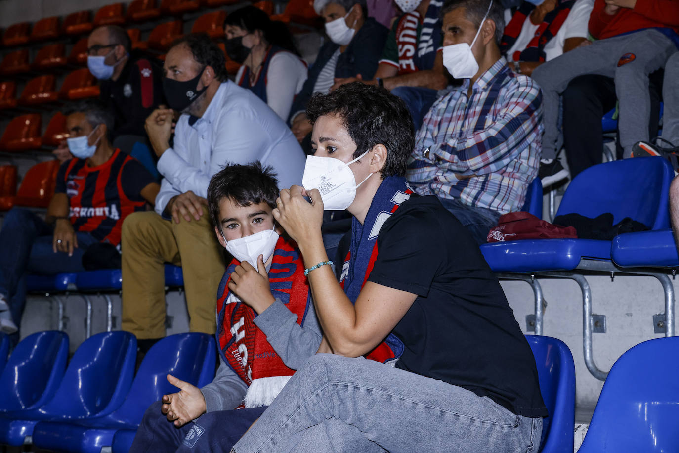 Fotos: Así ha sido el esperado regreso de la afición al Buesa Arena
