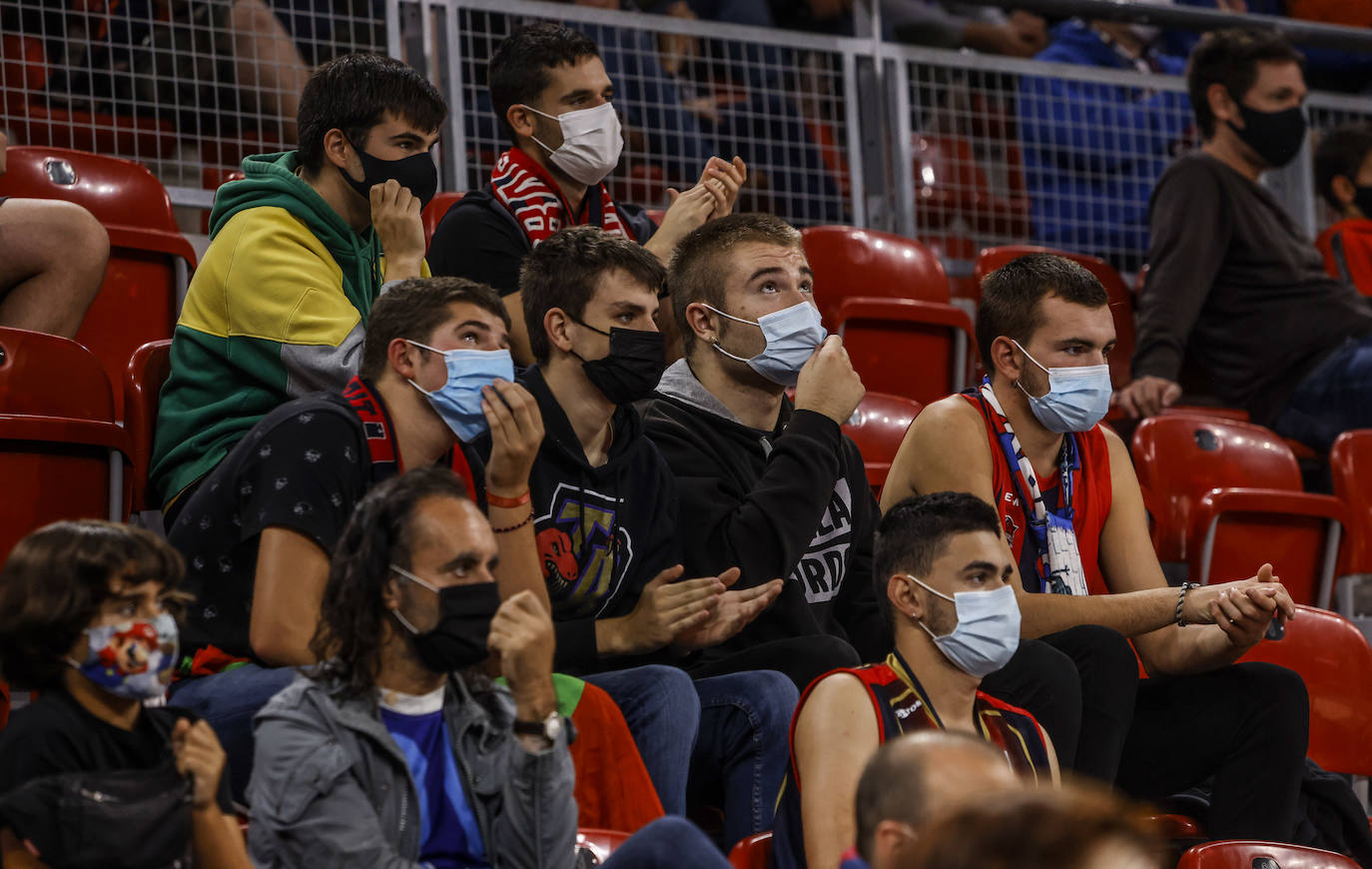 Fotos: Así ha sido el esperado regreso de la afición al Buesa Arena