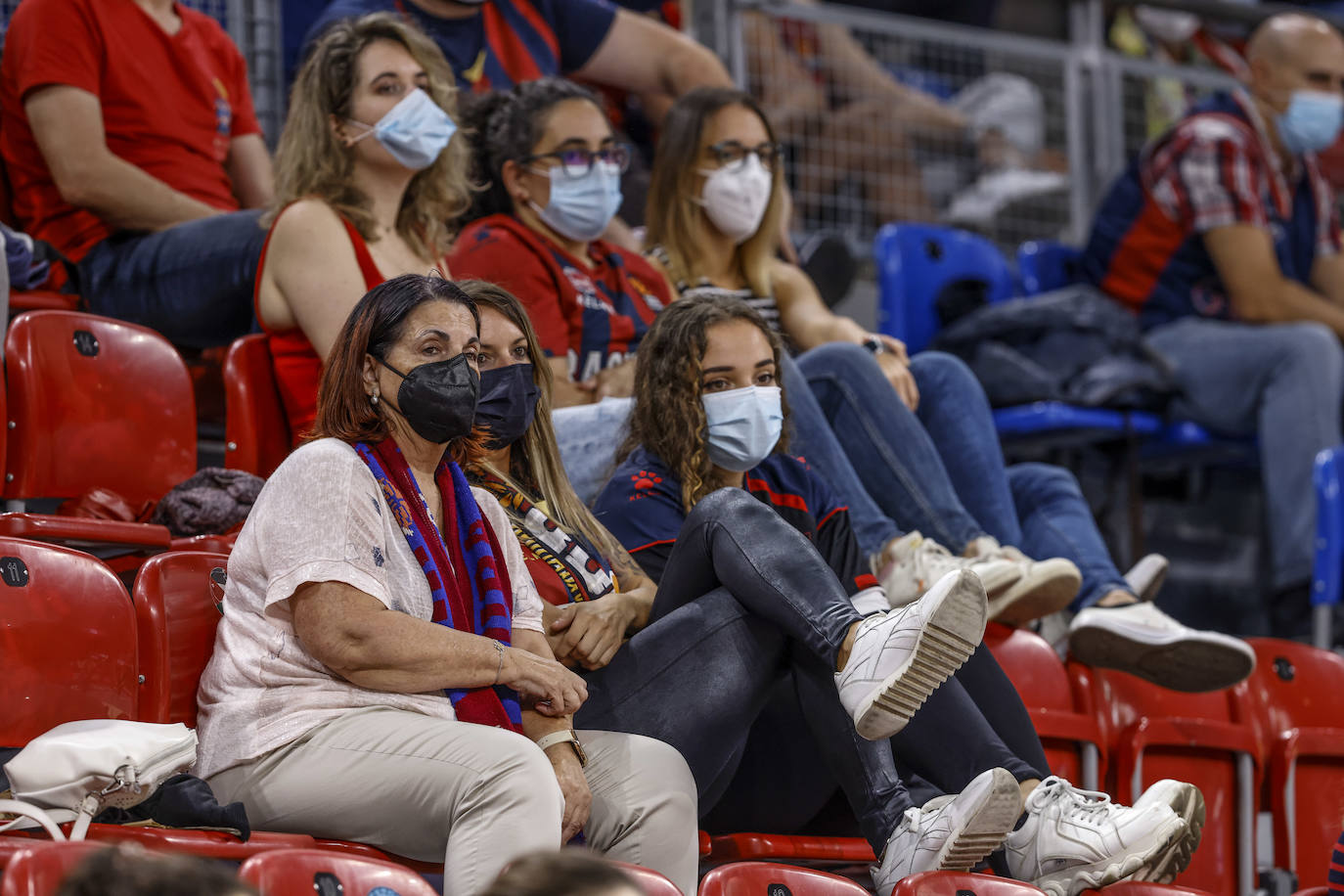 Fotos: Así ha sido el esperado regreso de la afición al Buesa Arena