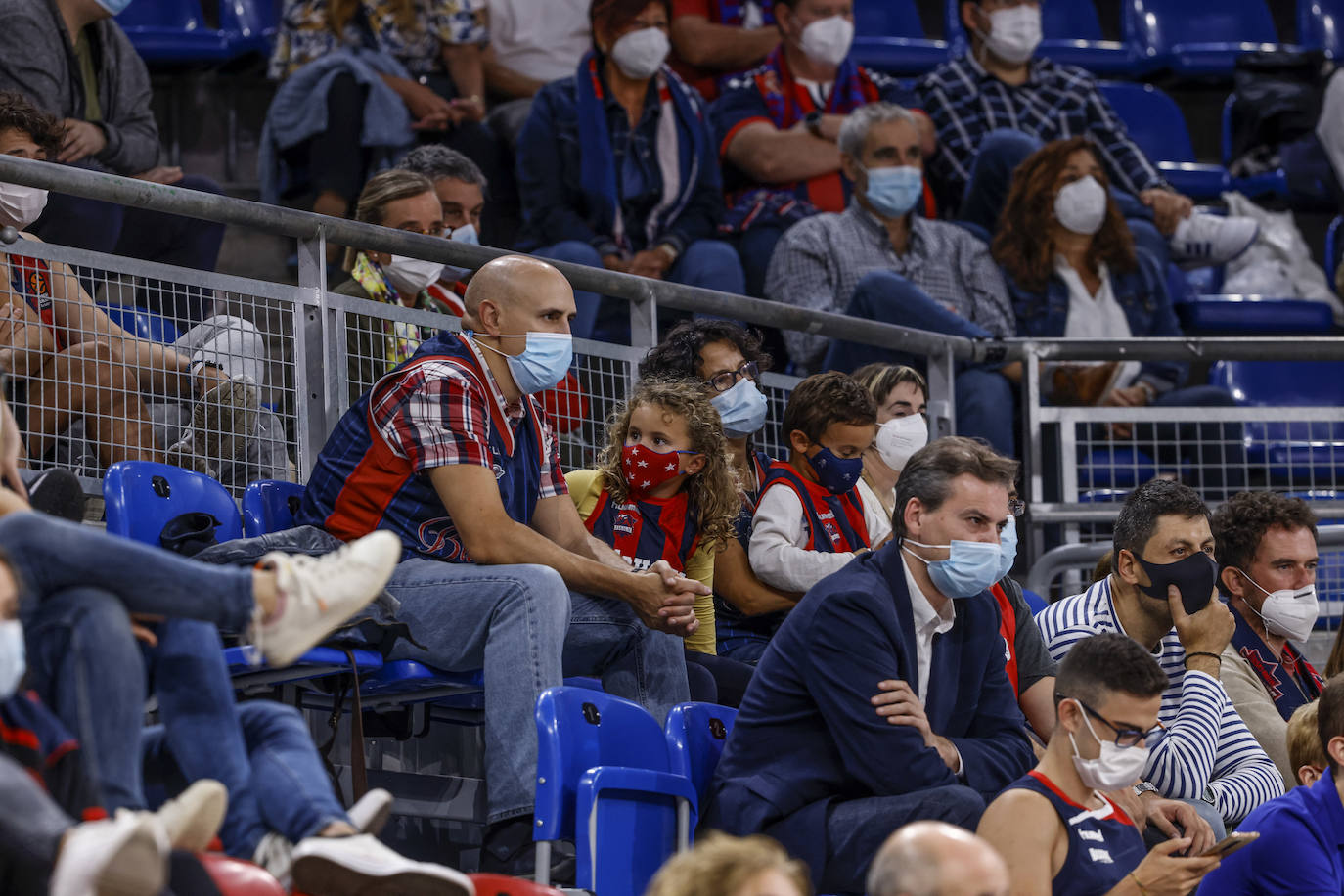 Fotos: Así ha sido el esperado regreso de la afición al Buesa Arena
