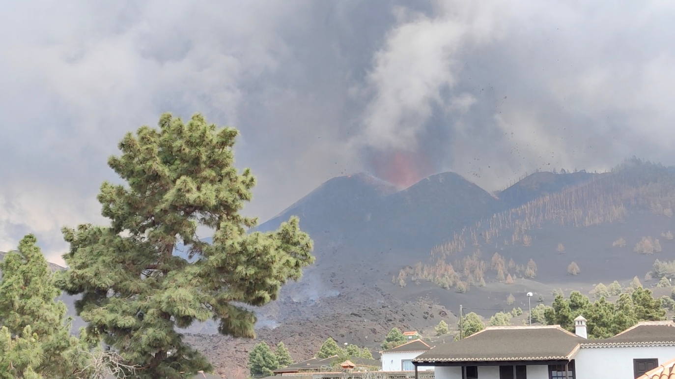 Fotos: El volcán de Canarias entra en erupción