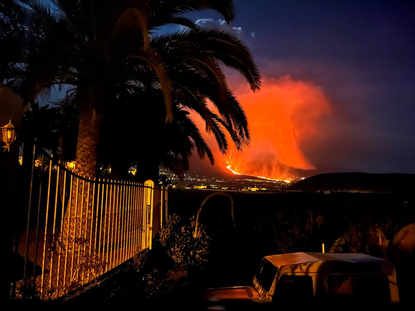 Fotos: El volcán de Canarias entra en erupción