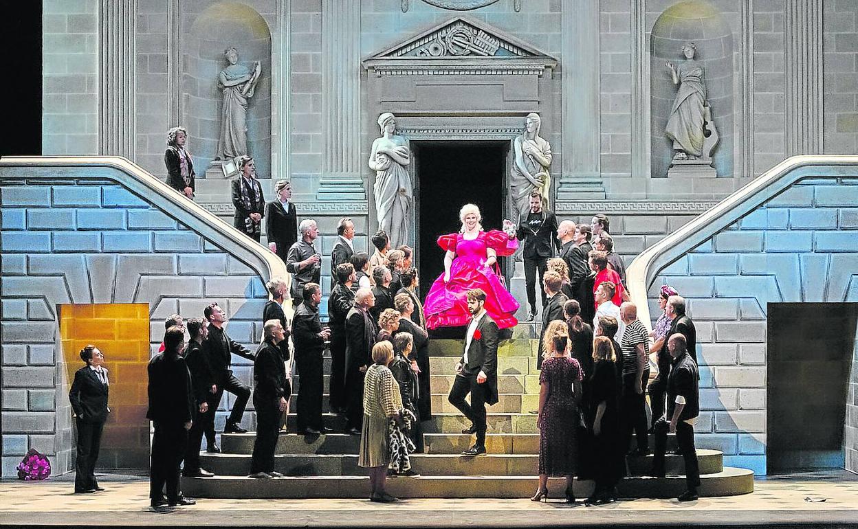 Los cuentos de Hoffmann. Primer título del ciclo de la ABAO.